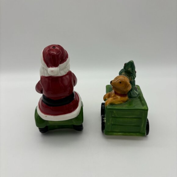 Cracker Barrel Salt Pepper Shakers Santa Tractor Dog Wagon Christmas UNUSED - Picture 2 of 6